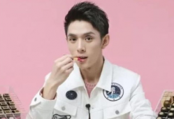 李佳琦91直播,美妆带货盛宴，人气主播魅力全开